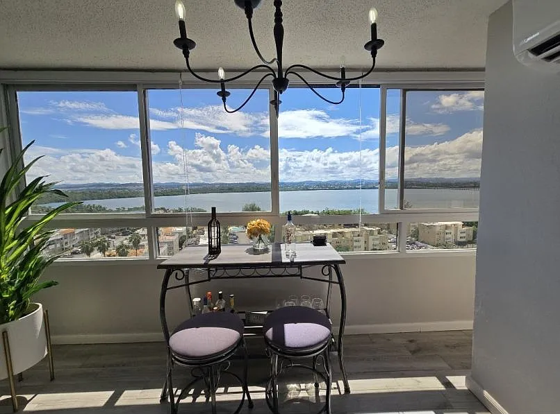 2 bed, 1.0 bath, 960 sqft, $1,950 — Photo 2