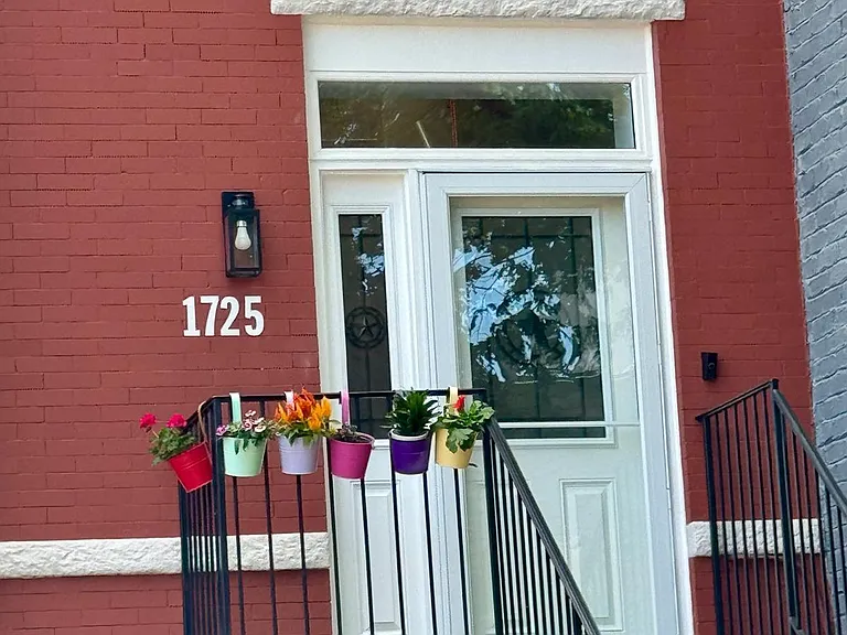 1725 5th St NW — Photo 2