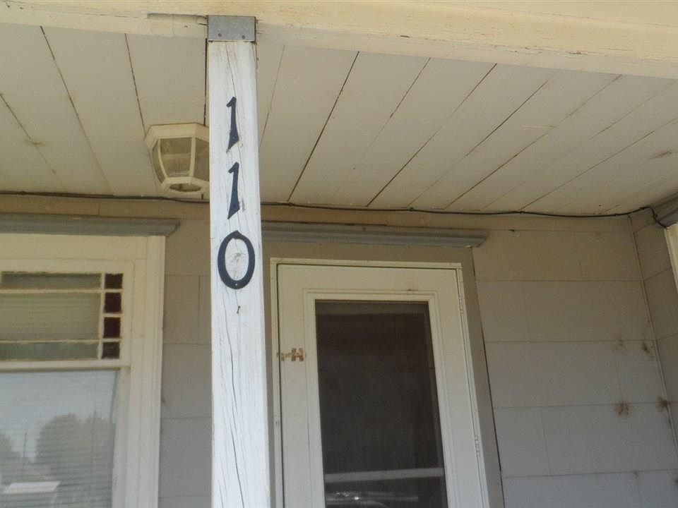 2nd image of 110 W 12th St