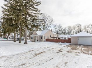 31707 Rosslyn Ave, Garden City, MI 48135