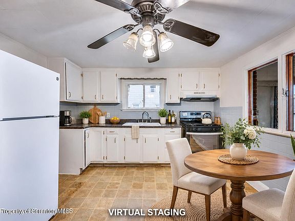 4th image of 1020 Farber Ct