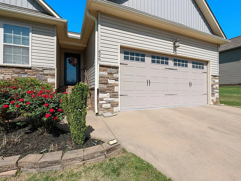 526 Cornucopia Ln — Photo 6