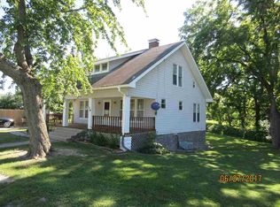 39 S State St, Shelburn, IN 47879