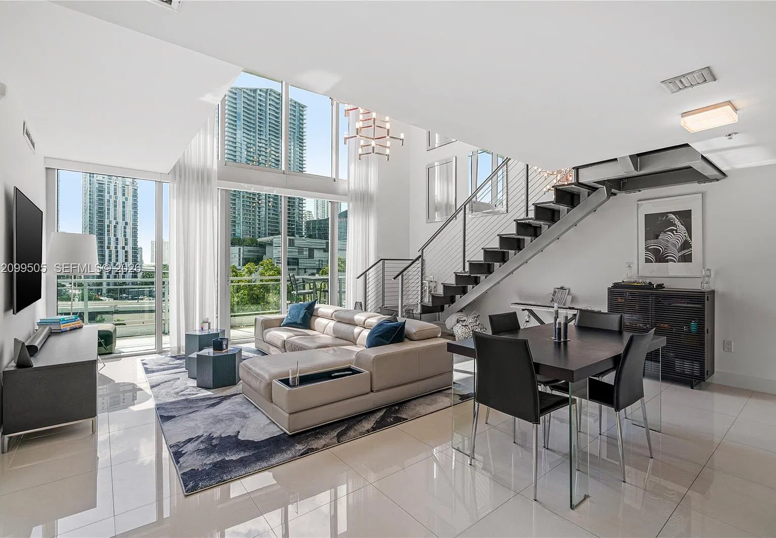 Mint Condo — Photo 1