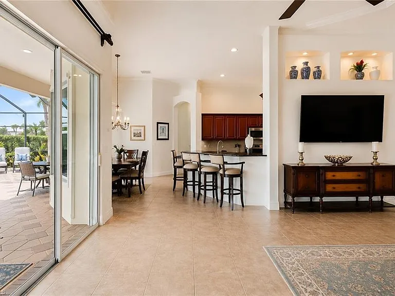 8263 Potomac Ln — Photo 19