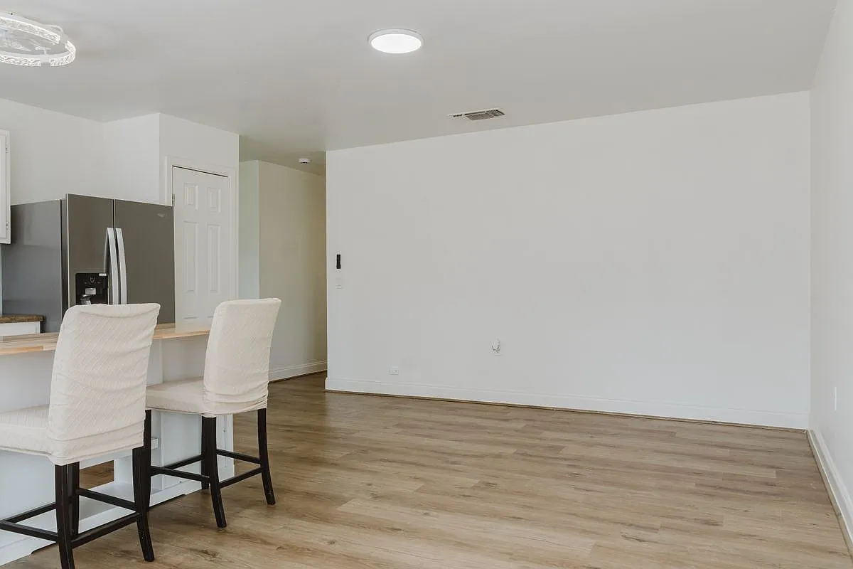 4 bed, 2.0 bath, 1392 sqft, $1,695 — Photo 3