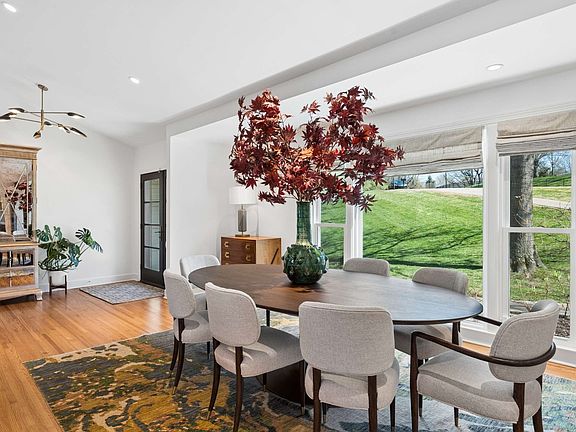 3rd image of 4401 Curtiswood Cir