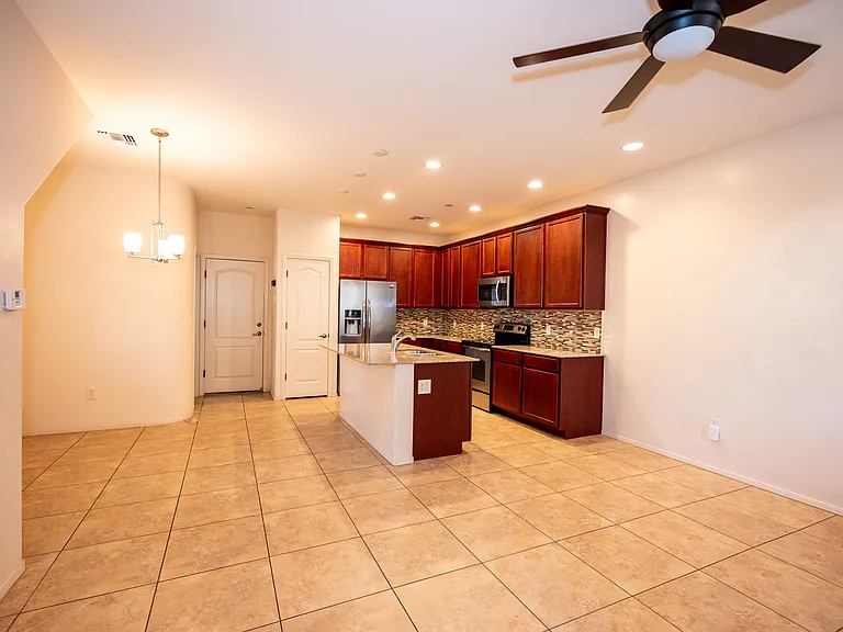 2390 E Blue Diamond Dr — Photo 5