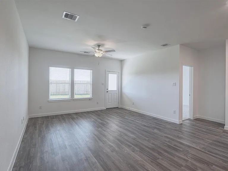 3918 Windy Whisper Dr — Photo 13