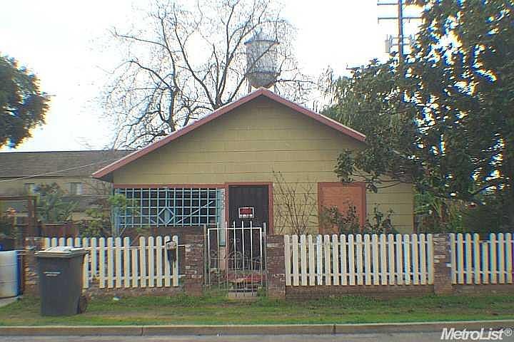 2nd image of 552 B St