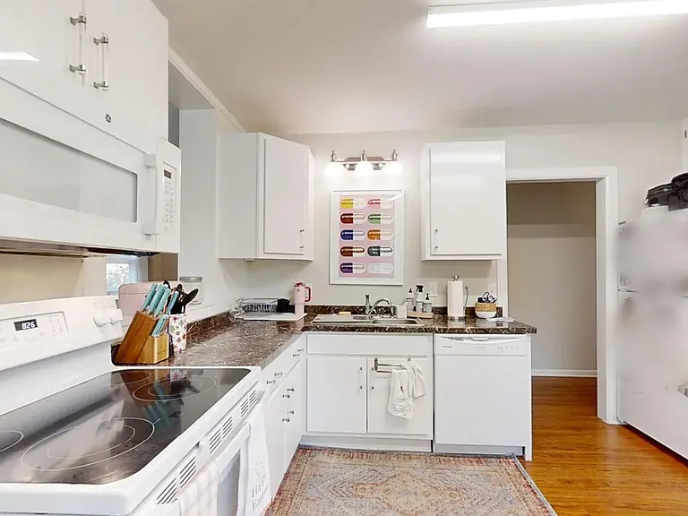 560 Sherwood Dr — Photo 9