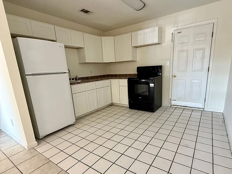 108B Montgomery St — Photo 8