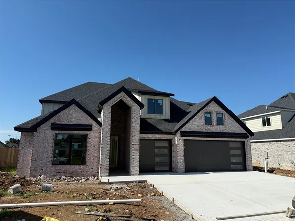 1111 Canyon Maple St, Centerton, AR 72719