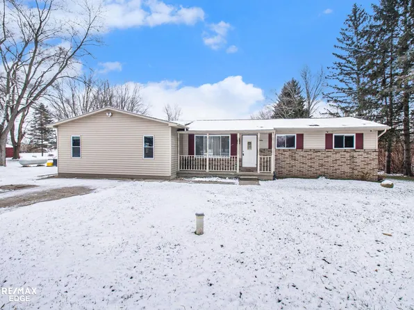 6326 E Dodge Rd, Mount Morris, MI 48458