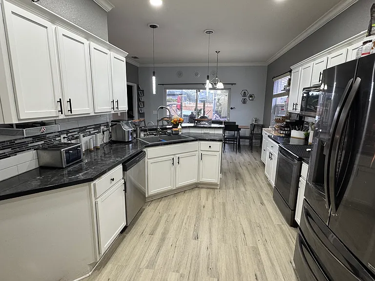 10885 Standing Stone Dr — Photo 6