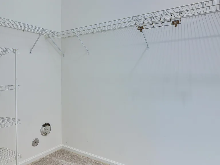 574 Saint Andrews Pl — Photo 18