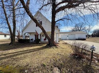 302 W Main St, Weir, KS 66781