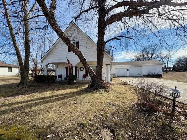 302 W Main St, Weir, KS 66781
