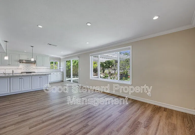 20251 Avenida Del Norte — Photo 11