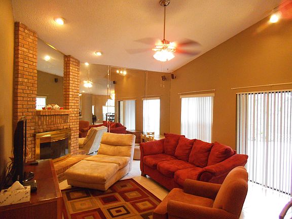 4th image of 1013 Kelly Creek Cir
