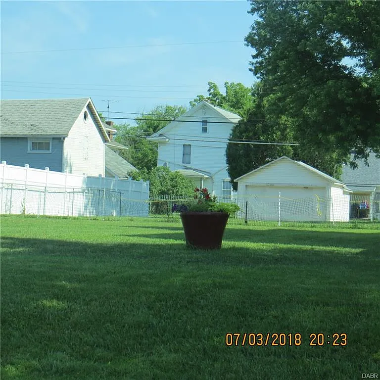 24-26 W Perrin Ave photo 1