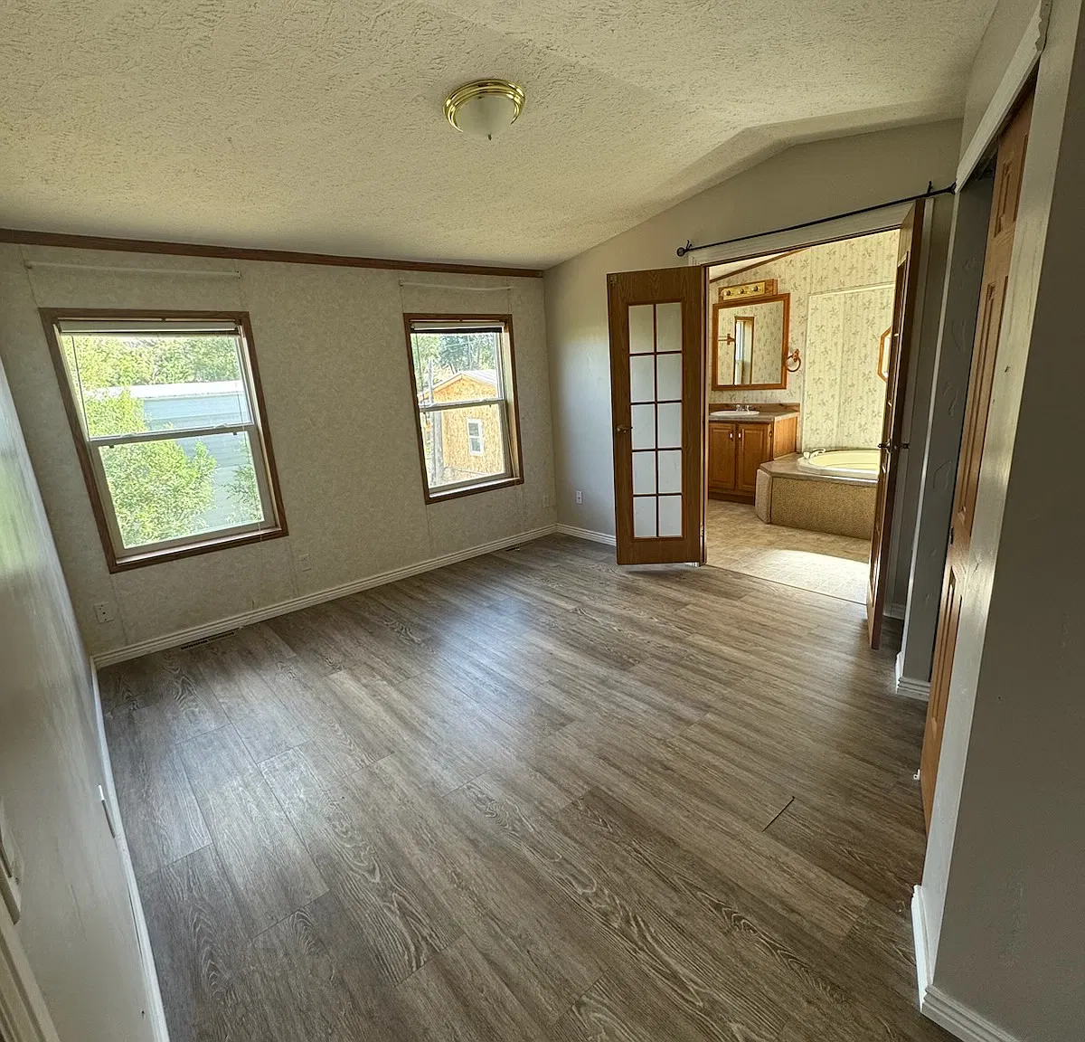 3 bed, 850 sqft, $1,200 — Photo 2