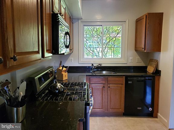 5th image of 3317 Martha Custis Dr