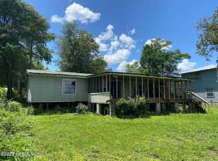 126 Mirror Lake Dr, Interlachen, FL 32148