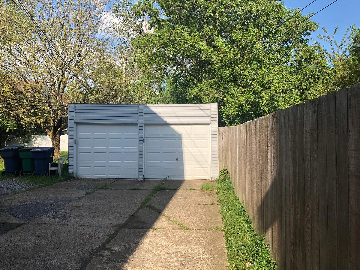 Building Photo - 319 Colvin Ave #UPPER