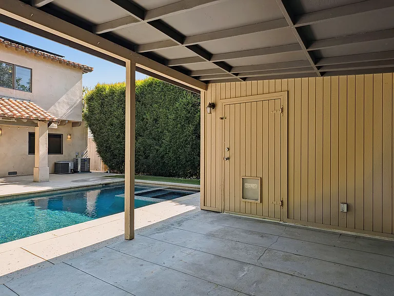22030 Providencia St — Photo 26