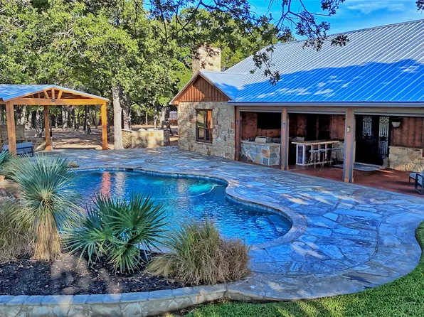 423 Brazos St, Bowie, TX 76230