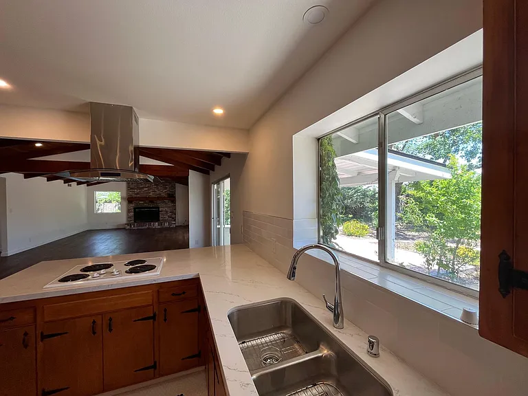 1121 Putter Ave — Photo 12