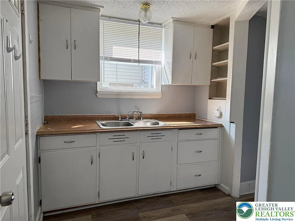 2 bed, 1.0 bath, 660 sqft, $1,200 — Photo 4