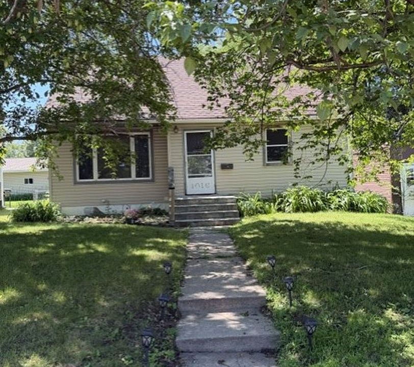 1st image of 1016 SE 12th St