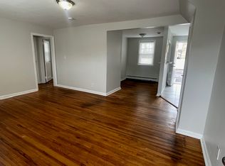 49 Chestnut St, Bridgeport, CT 06604