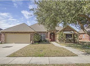 203 Habersham Dr, Youngsville, LA 70592
