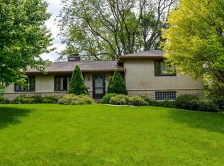 2495 Canterbury Rd, Columbus, OH 43221