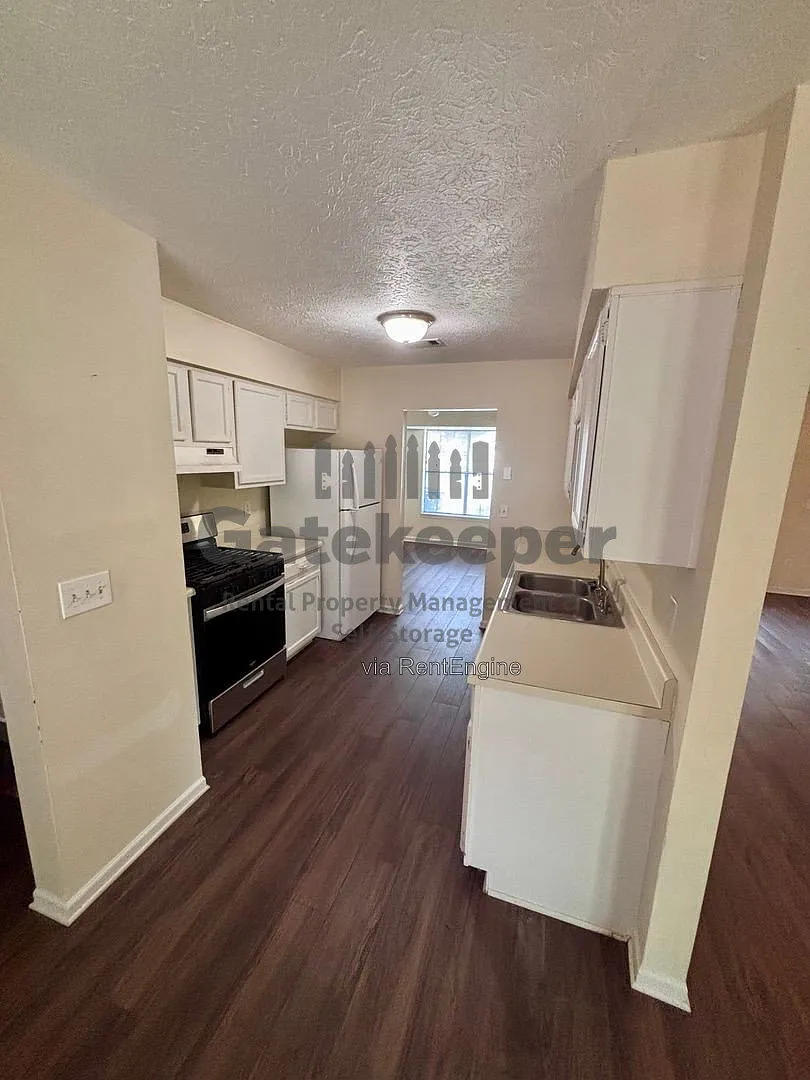 3 bed, 2.0 bath, 1481 sqft, $1,750 — Photo 4