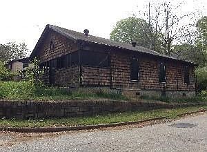 1st image of 374 Marigna Ave