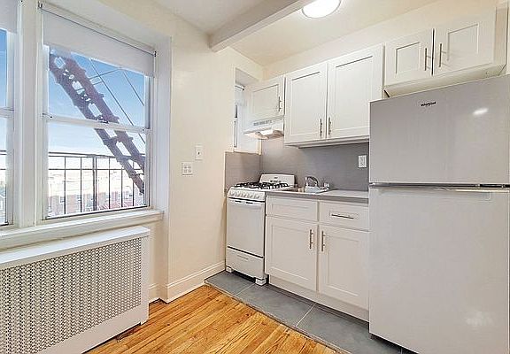 4th image of 2034 Cropsey Ave APT 4G