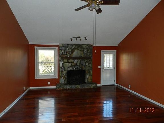 2nd image of 419 Robertson Dr