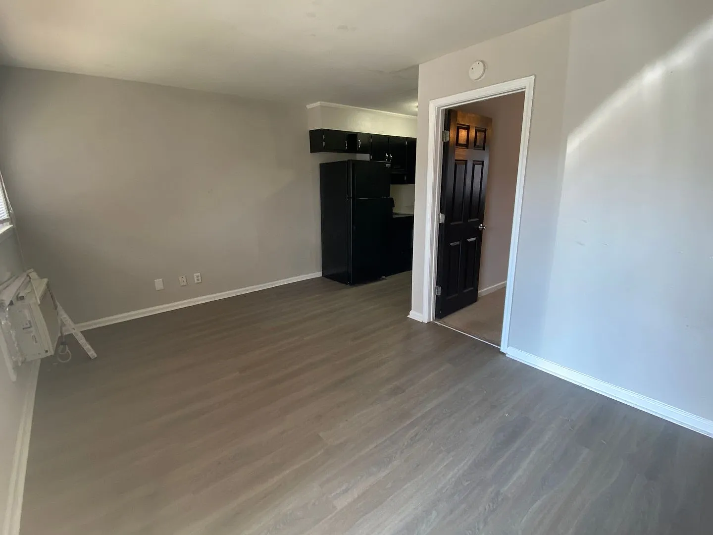 Colonial Apartments - 370 Peabody St — Photo 3