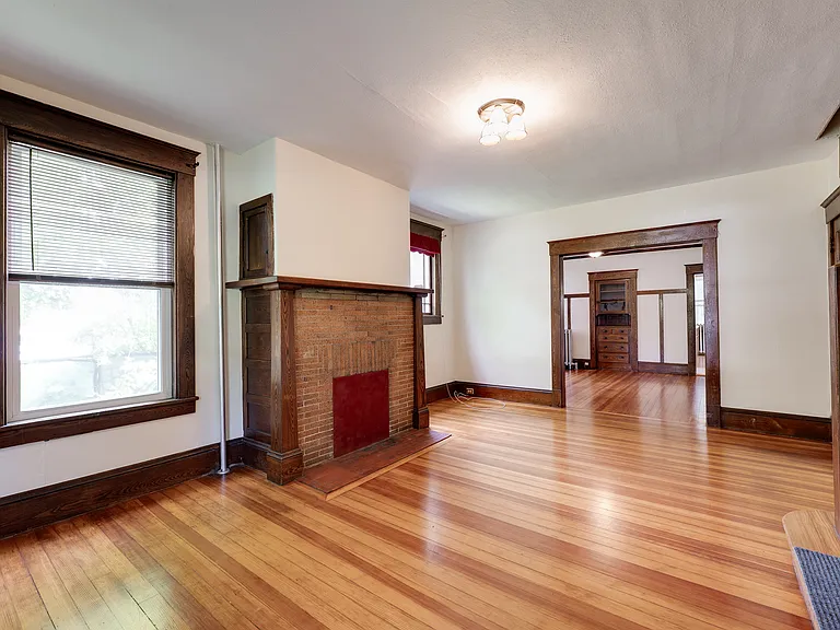 54 Montgomery Ave — Photo 11