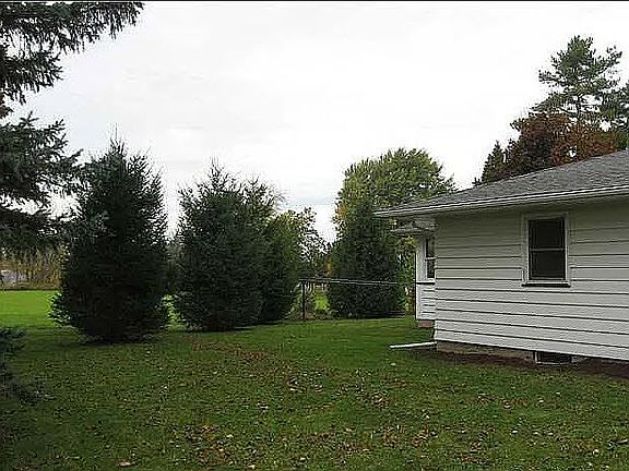 3rd image of 8 East Ave