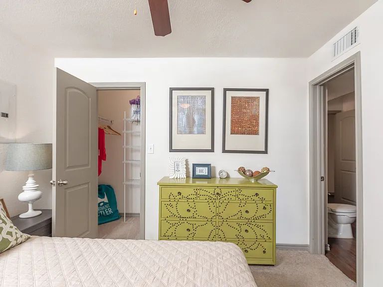 Reserve at Garden Oaks — Photo 3