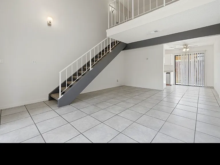 948 Greenfield Ave #948 — Photo 18