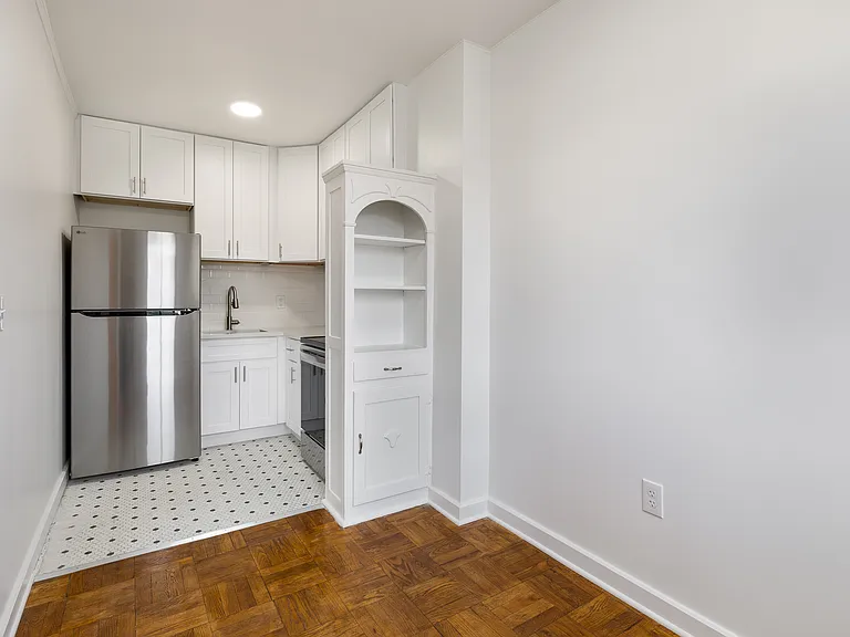 Marleigh Apartments — Photo 18