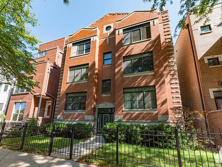 1940 W Diversey Pkwy #1W — Photo 1