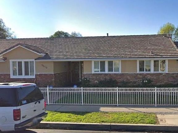 3rd image of 5516 Longridge Ave