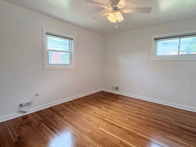 9714 Admiralty Dr — Photo 25